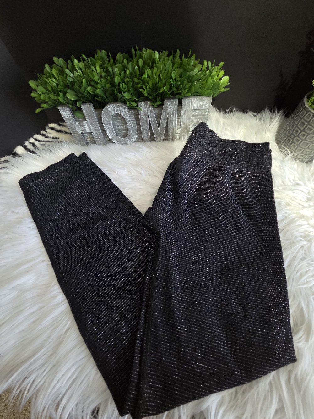 NWOT Athleta Black/silver  Shimmer Seamless Women Leggings. Size L